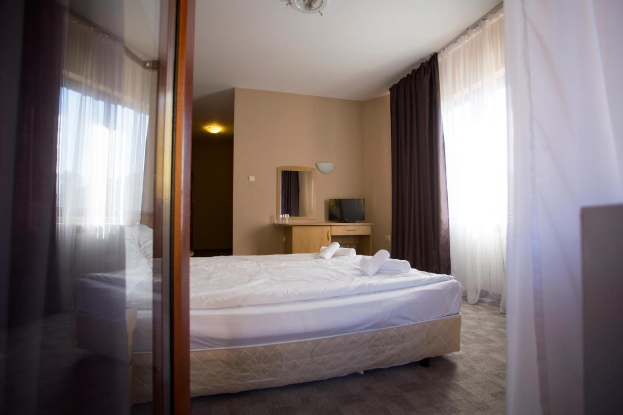Family Prim Hotel Sandanski Exterior photo
