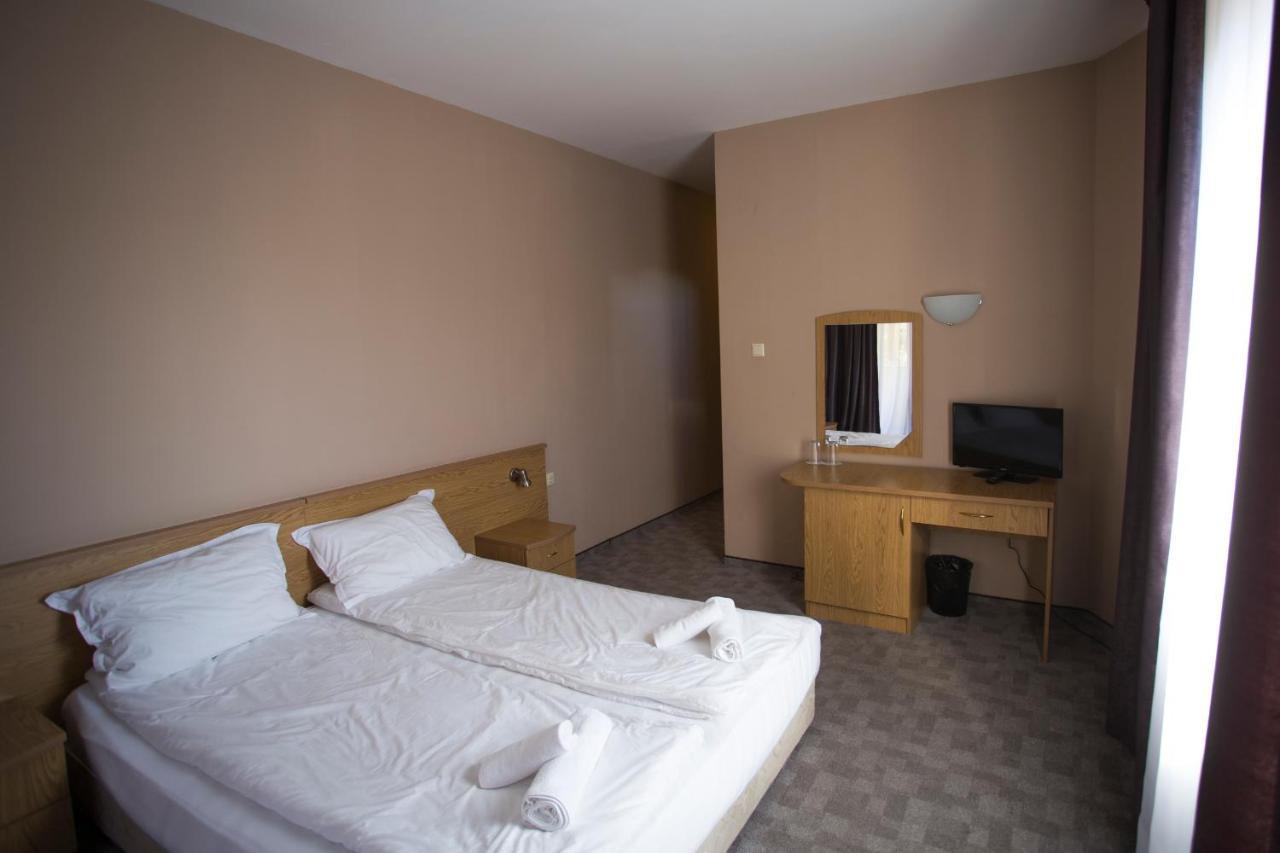 Family Prim Hotel Sandanski Exterior photo