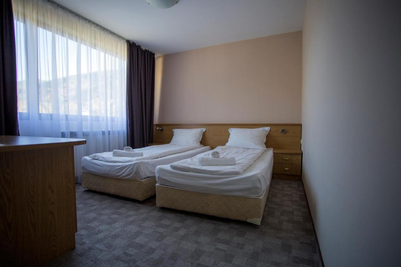 Family Prim Hotel Sandanski Exterior photo