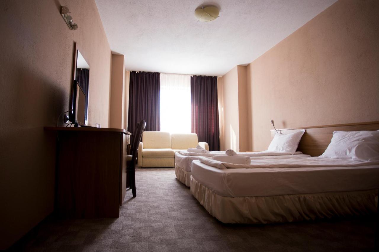 Family Prim Hotel Sandanski Exterior photo