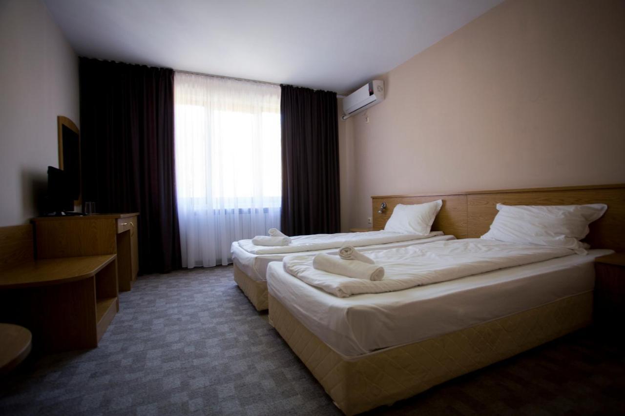 Family Prim Hotel Sandanski Exterior photo