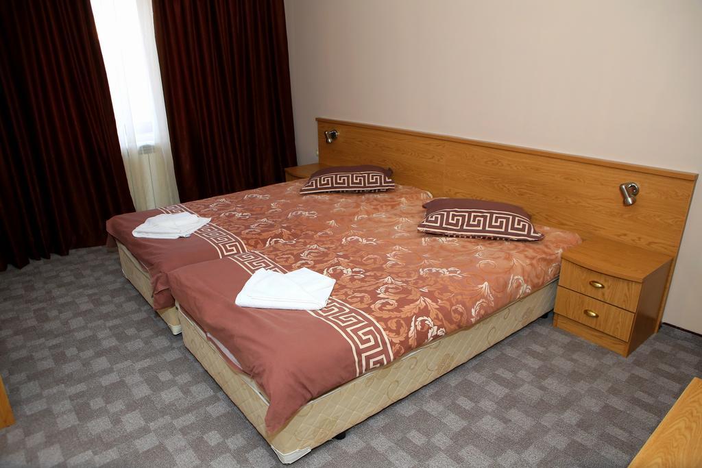 Family Prim Hotel Sandanski Exterior photo